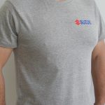 ΚΕΝΤΗΜΕΝΟ ΛΟΓΟΤΥΠΟ ΣΕ T-SHIRT