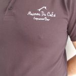 ΚΕΝΤΗΜΕΝΟ ΛΟΓΟΤΥΠΟ ΣΕ POLO ΜΠΛΟΥΖΑΚΙ