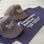 ΛΟΓΟΤΥΠΟ ΘΕΡΜΟΤYΠΙΑΣ ΚΑΙ ΓΡΑΜΜΑΤΑ ΣΕ ΚΑΠΕΛΟ ΚΑΙ T-SHIRT